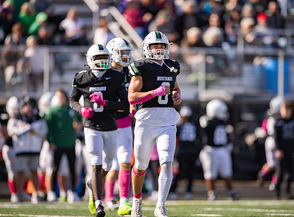 Mounds View vs STMA Varsity Football 100