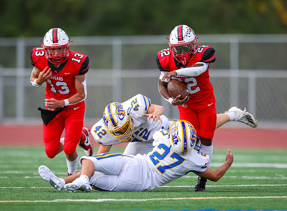 Centennial vs STMA JV Football 91