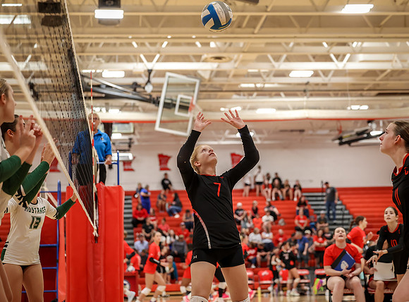 Centennial vs Mounds View Girls B Volleyball 102