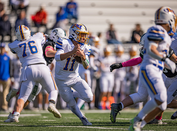 Mounds View vs STMA Varsity Football 58