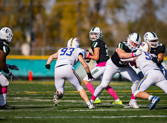 Mounds View vs STMA Varsity Football 196