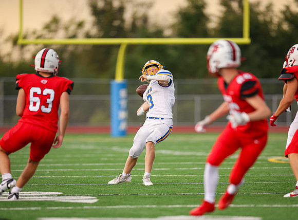 Centennial vs STMA JV Football 174