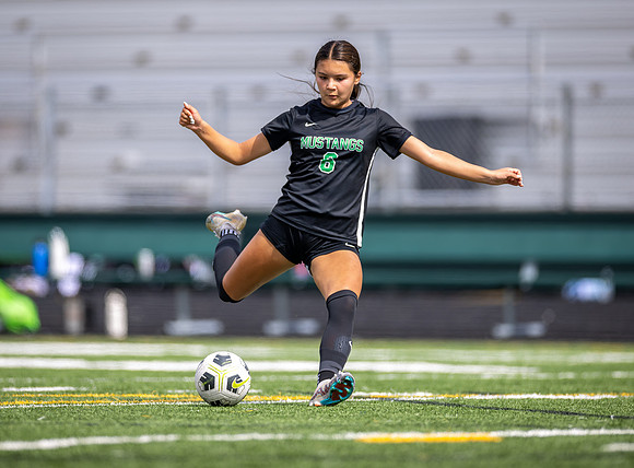 Mounds View vs Blaine Varsity Soccer 39