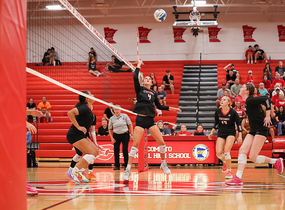 Centennial vs Osseo Girls Varsity Volleyball 178