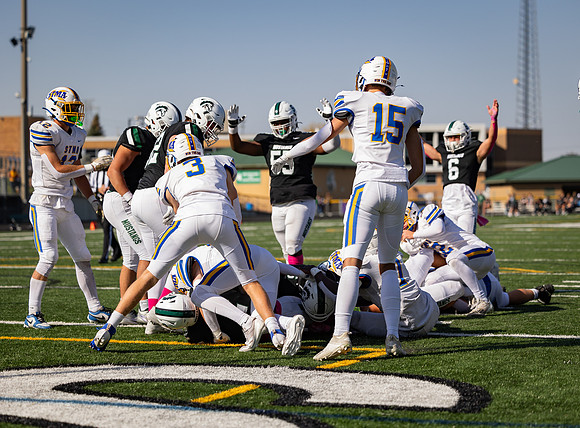 Mounds View vs STMA Varsity Football 158