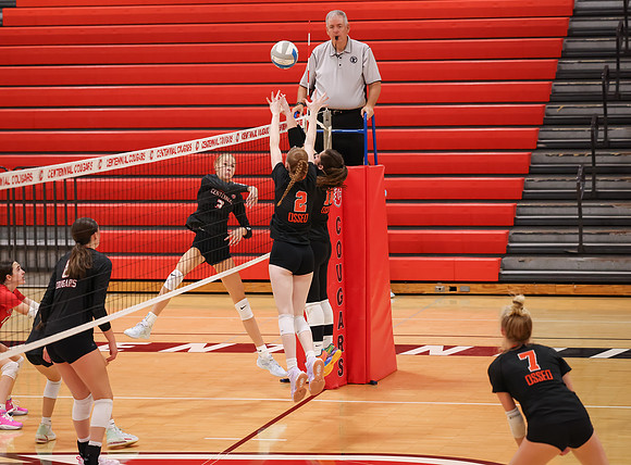 Centennial vs Osseo Girls Varsity Volleyball 200
