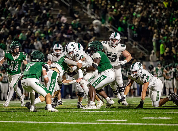 Mounds View vs Park Football 234