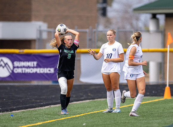 Mounds View vs Blaine Varsity Soccer 207
