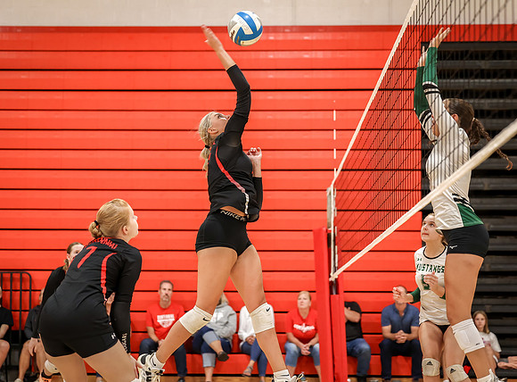 Centennial vs Mounds View Girls B Volleyball 4