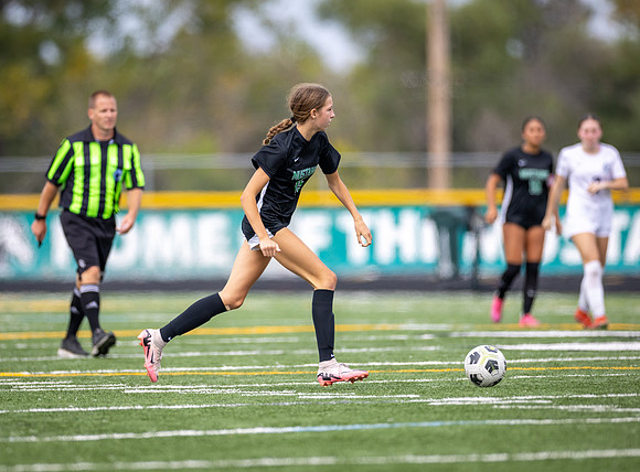 Mounds View vs Blaine Varsity Soccer 180