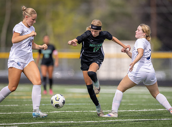 Mounds View vs Blaine Varsity Soccer 190