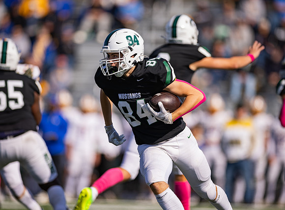 Mounds View vs STMA Varsity Football 79