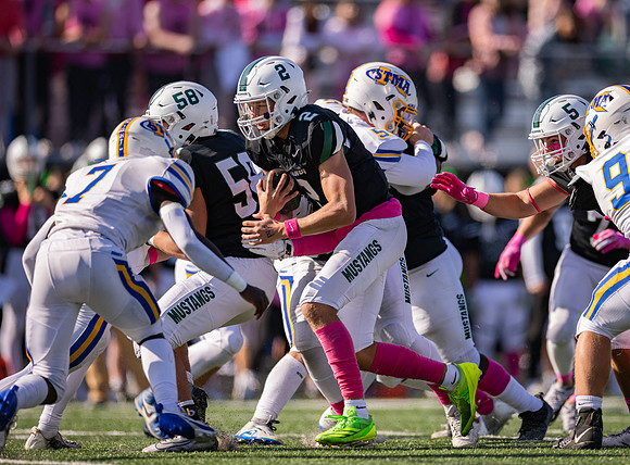 Mounds View vs STMA Varsity Football 136