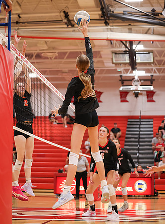 Centennial vs Osseo Girls Varsity Volleyball 155