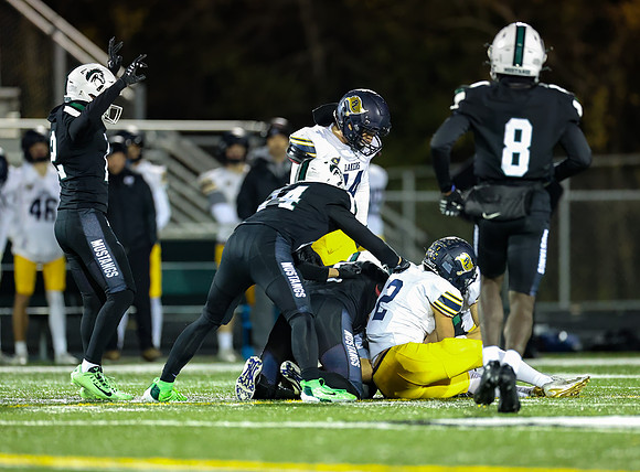 Mounds View vs Prior Lake Varsity Football 212